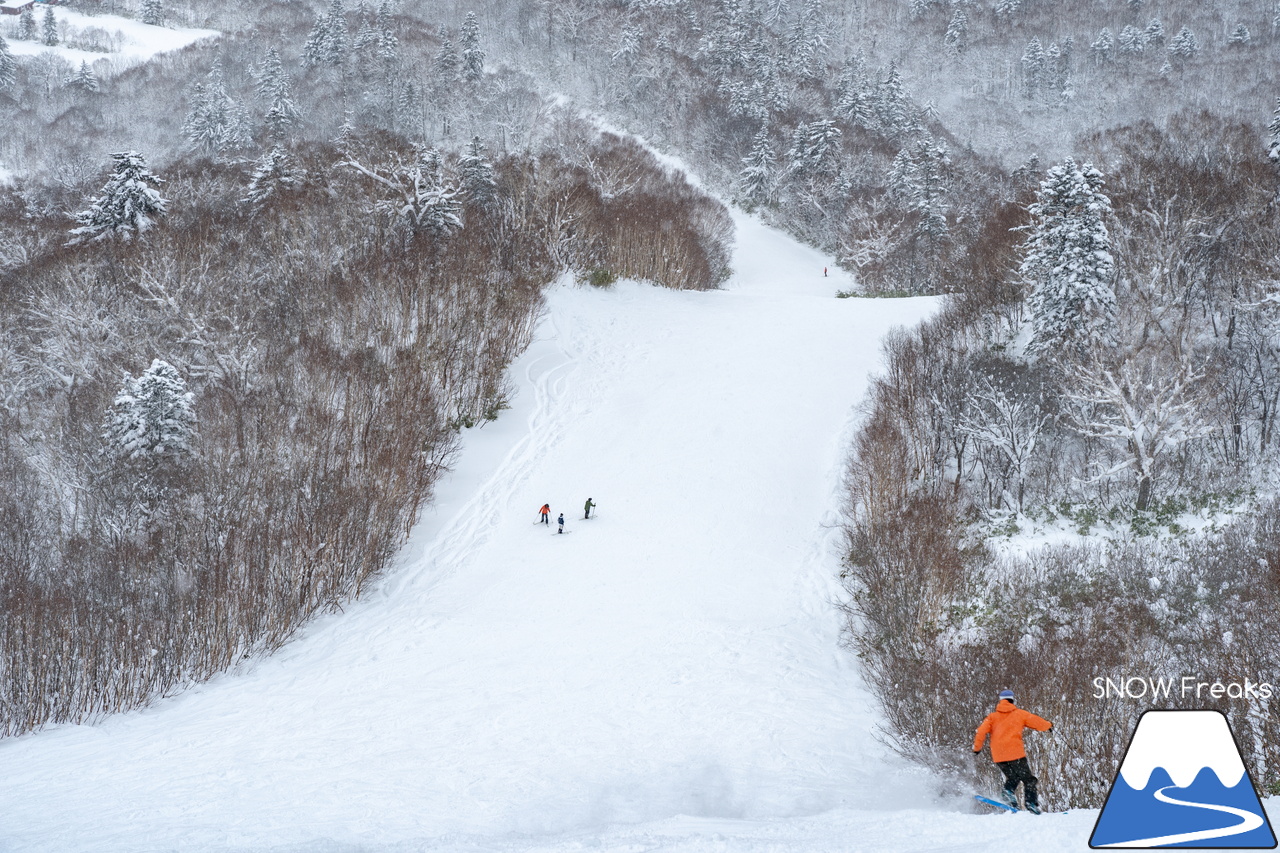 札幌国際スキー場｜オープン日からたった３日で全面滑走可能！広々ゲレンデで快適な初滑りを楽しみましょう♪そして、夜は『ARC'TERYX WINTER FILM TOUR SAPPORO』in サッポロファクトリー(^_-)-☆